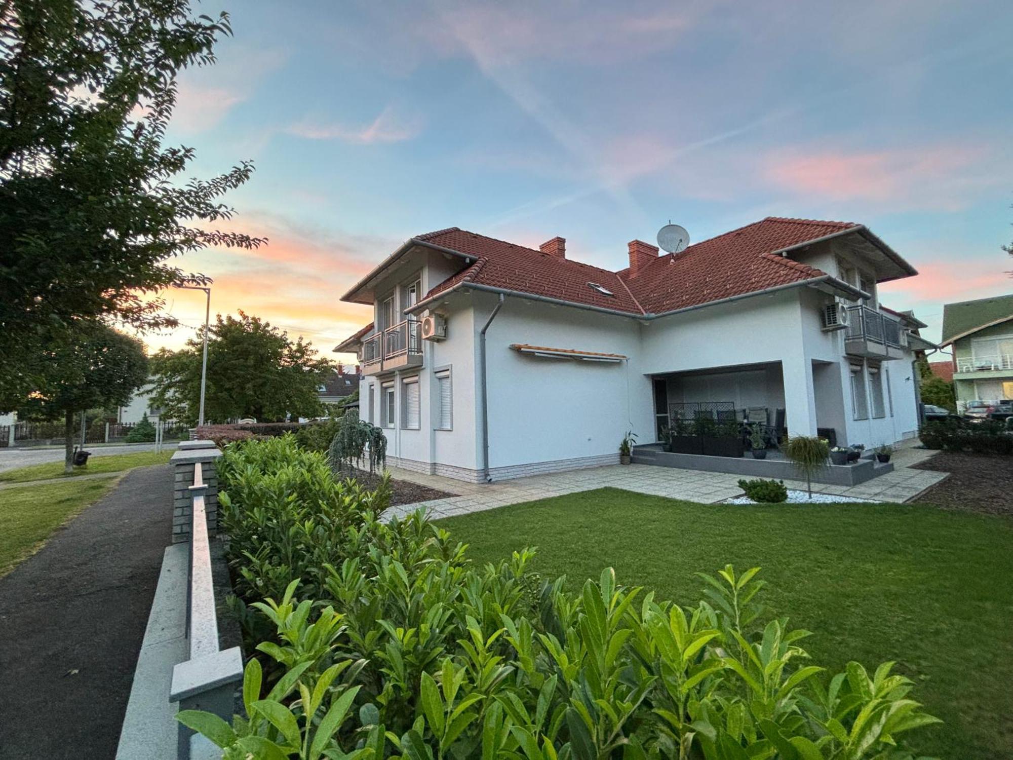 Villa Tara Buek Екстер'єр фото